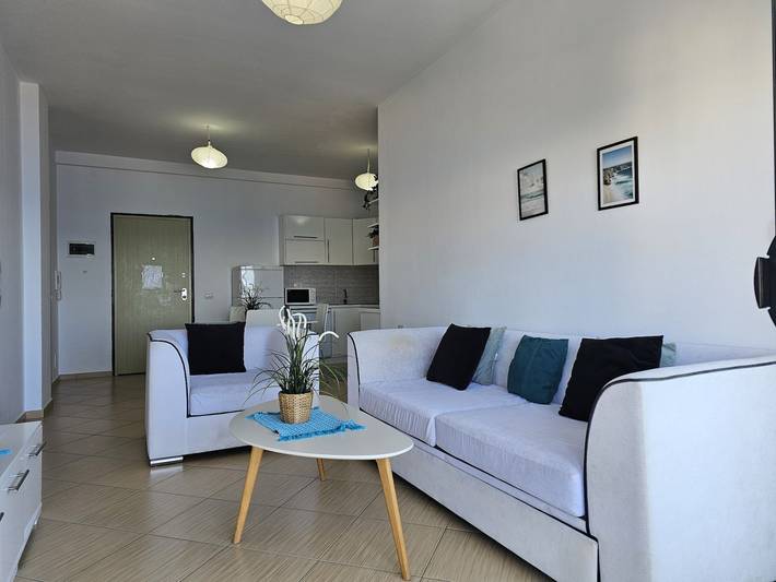 Ganze Wohnung, Ferienwohnung für 3 Personen mit Balkon in Sarandë, Vlorë