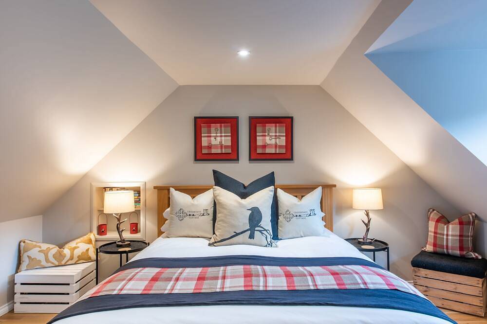 Cosy and Quaint One Bedroom Cottage at the Foot of Loch Ness in Drumnadrochit, Highlands