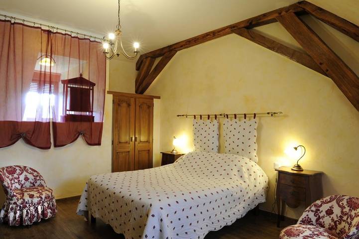 Chambre d’hôte pour 3 personnes, avec piscine et jardin dans l' Aube - 2