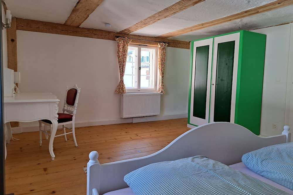 Ganze Wohnung, Apartment \"Rosarot\" in a listed former farm in Oberammergau, Bayerische Alpen