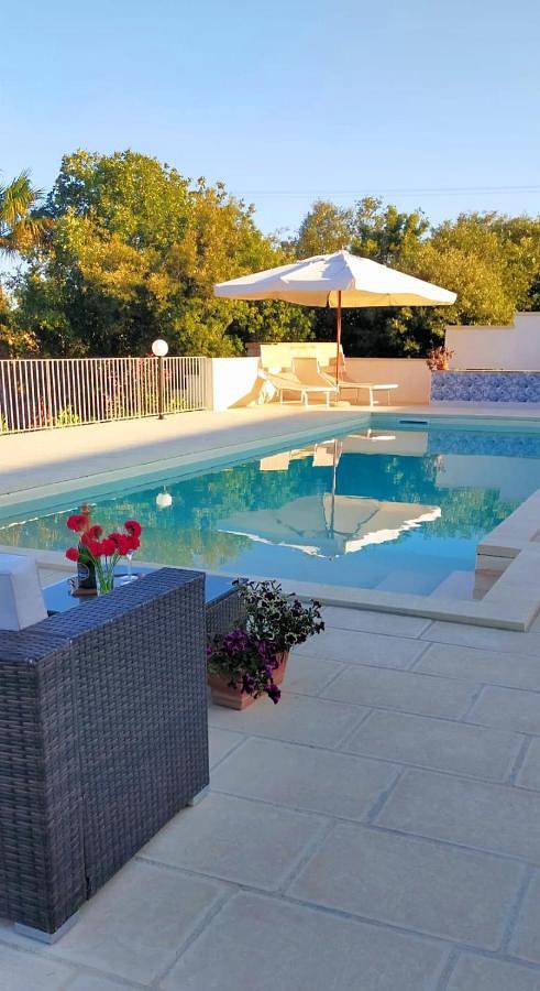 B&b per 3 persone, con panorama e terrazza nonché giardino, con animali domestici a Spongano