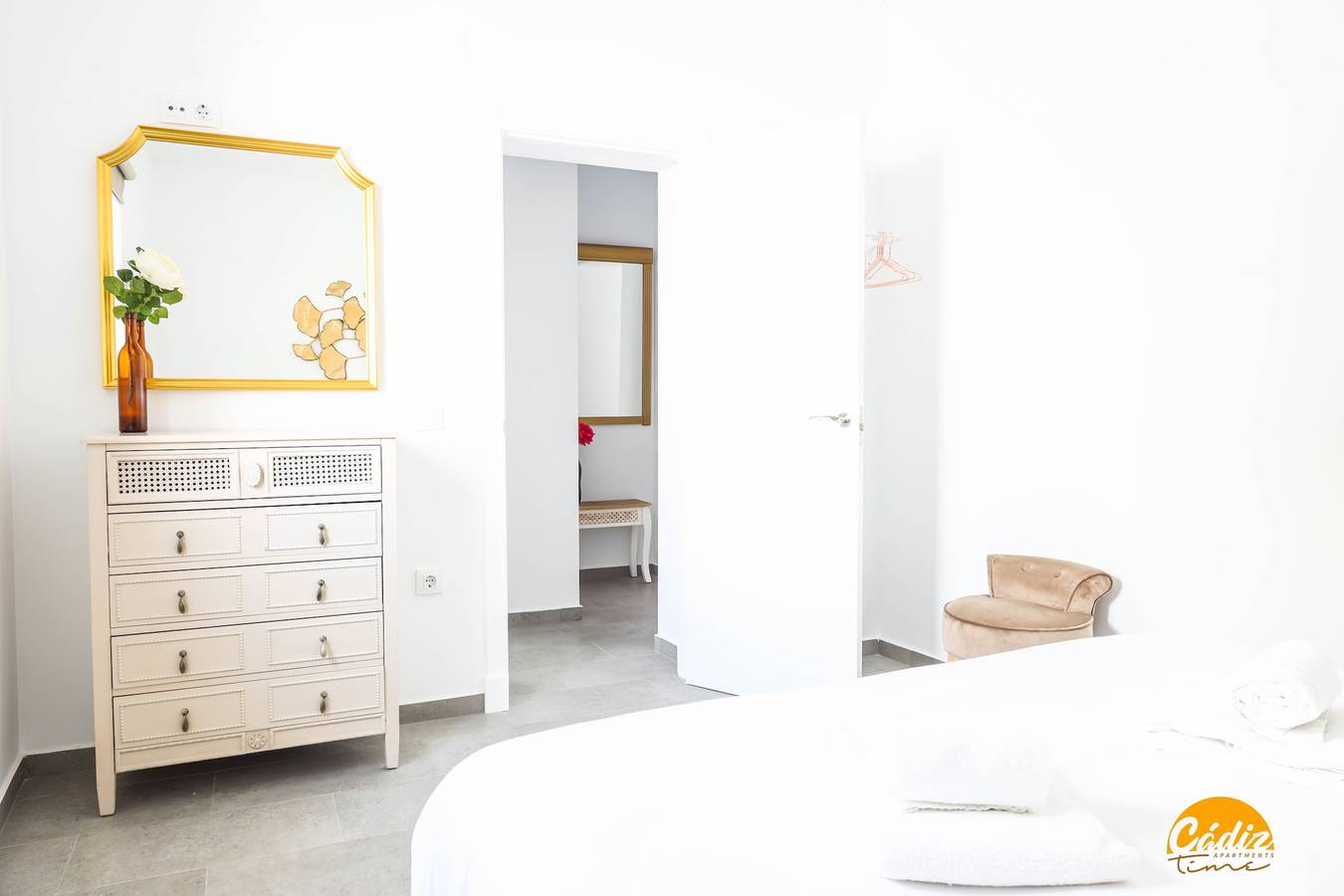 Entire vacation apartment, Casa Rehala Nisa by Cadiz Time in Cadiz Old Town, Cádiz