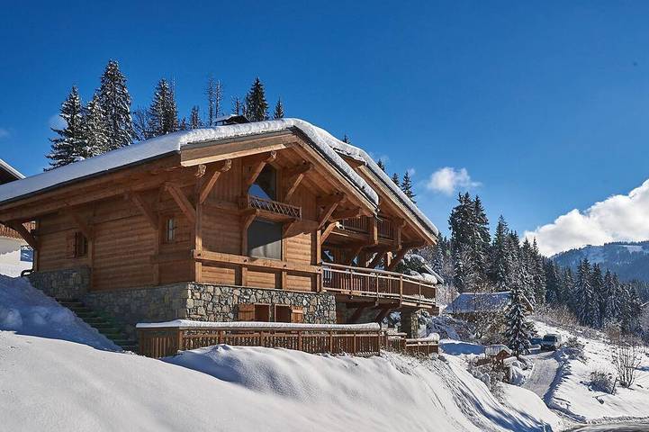 Maison pour 12 personnes, avec balcon et jacuzzi à Les Gets