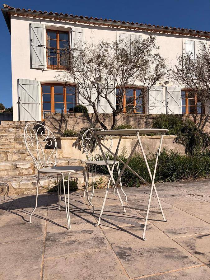 Location de vacances pour 8 personnes, avec jardin et piscine à Saint-Hippolyte-de-Montaigu - 4