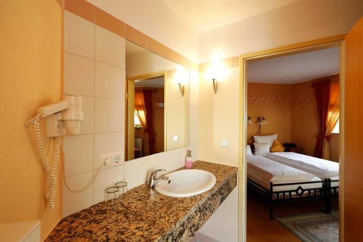 Hotel für 2 Personen, mit Terrasse und Garten in Kallstadt - 4