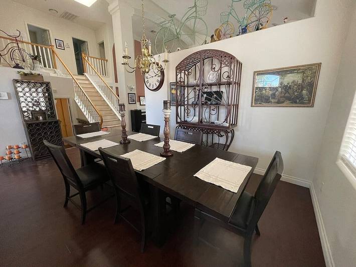 Vacation rental for 10 people, with hot tub and yard in Henderson