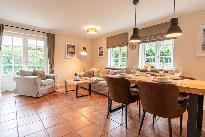 Ferienwohnung für 2 Personen, mit Terrasse und Garten in Alkersum