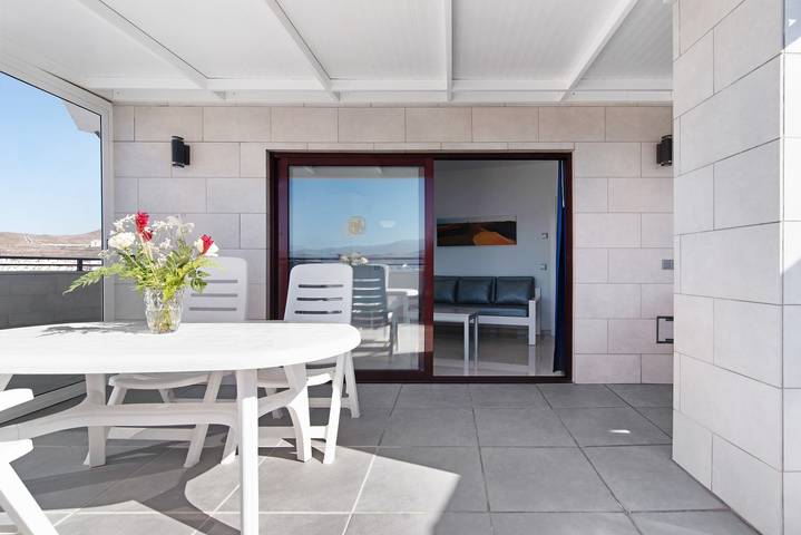 Apartamento entero, Apartamento "Ático Delux 80" con vistas al mar, Wifi y terraza en la azotea in La Isleta, Las Palmas de Gran Canaria