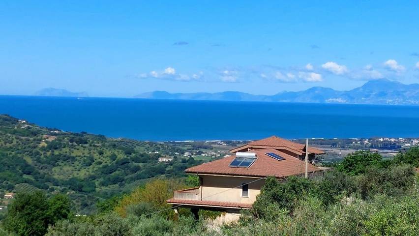 Casa vacanza per 5 persone, con Giardino e Panorama a Ogliastro Cilento
