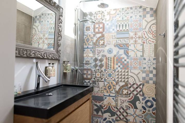 \"Jardin\" Room – Simple B&B luxury with your own private terrace in Fayence, Région de Draguignan