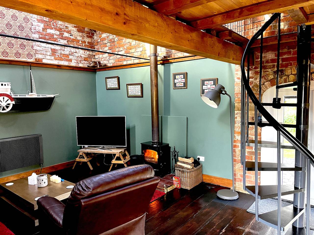 2-Bed 18th Century Barn - Sleeps 6 - Pet Friendly in Holland Fen with Brothertoft, Boston (Lincolnshire)