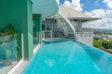 Hôtel pour 2 personnes, avec jardin et sauna ainsi que vue et piscine dans Fort-de-France