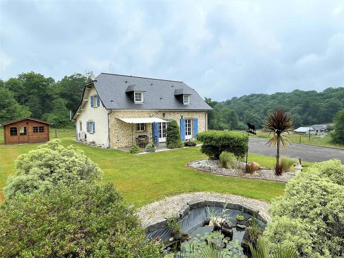 Gîte pour 5 personnes, avec terrasse et jardin, animaux acceptés à Monein