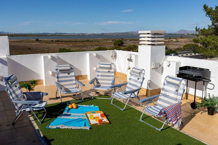 Location de vacances pour 6 personnes, avec piscine ainsi que jardin et vue sur le lac, animaux acceptés à Guardamar del Segura - 3