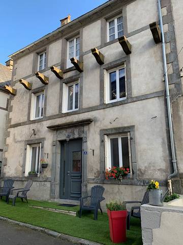 Gîte pour 6 personnes à Égliseneuve-d'Entraigues