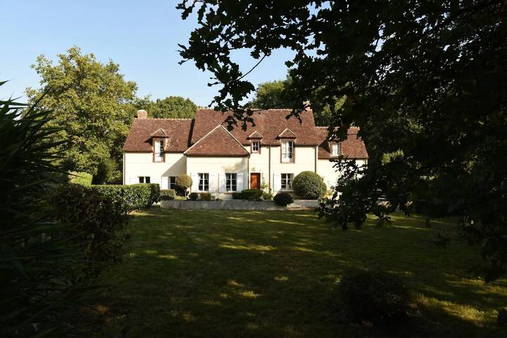 Maison de vacances pour 15 personnes, avec jardin et piscine dans Seine-et-Marne