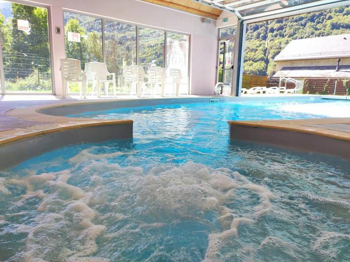 Location de vacances pour 5 personnes, avec jardin ainsi que vue et piscine, animaux acceptés à Luz-Saint-Sauveur - 4