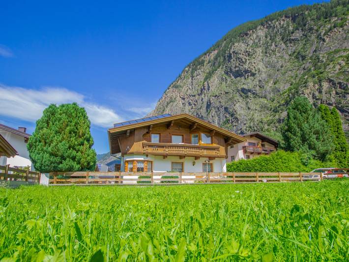 Ferienwohnung für 4 Personen, mit Balkon und Garten