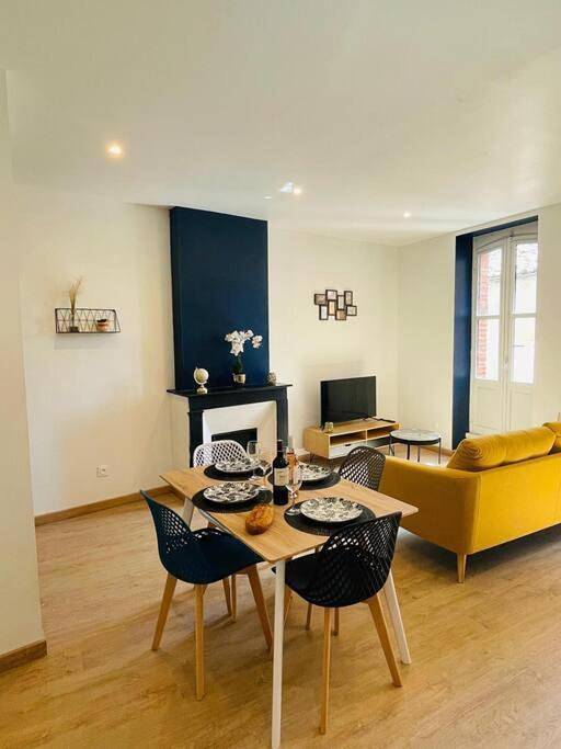Appartement entier, Two-Bedroom Apartment in Caussade, Quercy