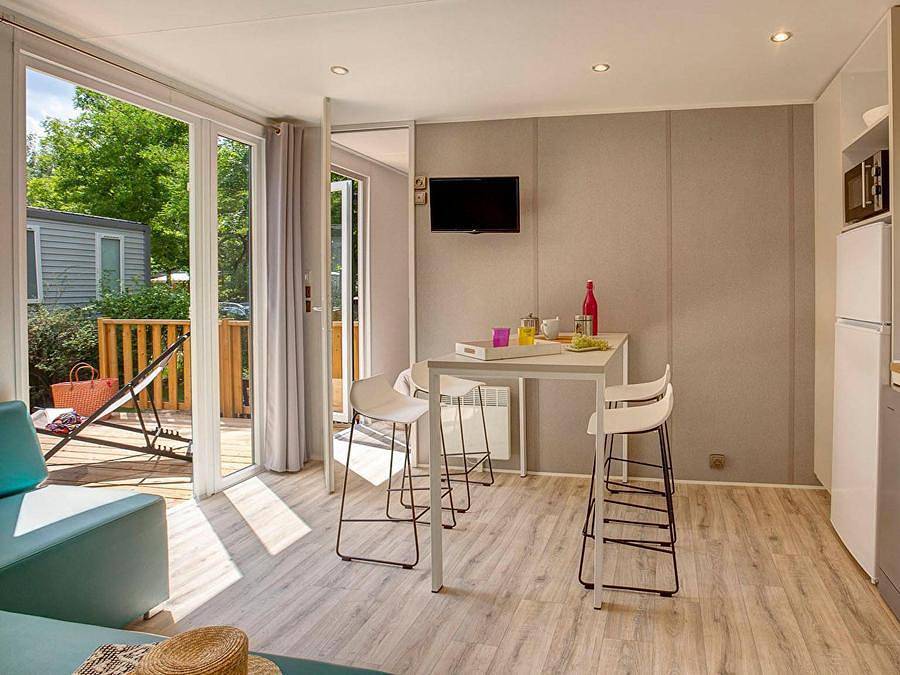 Camping Sandaya - Les Péneyrals - Mobilhome 4 personnes - Cottage Privilège Plus Tv Lv Clim - 2 Ch / 2 Sdb - 4 pers in Saint-Crépin-et-Carlucet, Périgord Noir