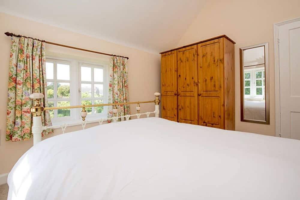 Sali's Orchard - 3 bedrooms, dog friendly, large garden parking in Corfe Castle, Dorset