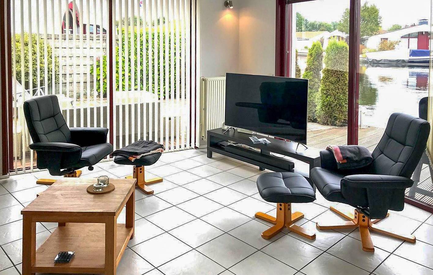 Ferienhaus für 4 Personen mit Ausblick in Lemmer, Ijsselmeer