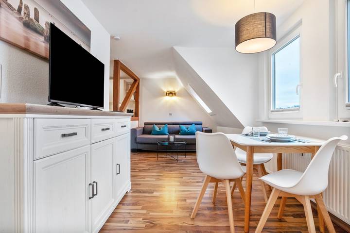 Appartamento intero, Appartamento '4 Leuchtturm' con giardino in comune, balcone e Wi-Fi in Seedorf (Sellin), Sellin