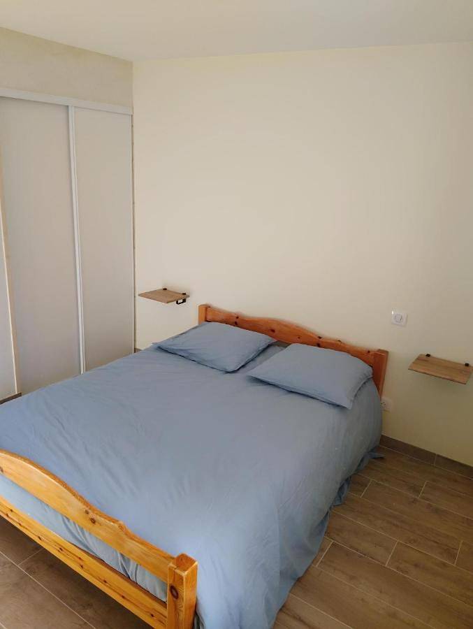 Location de vacances pour 6 personnes, avec jardin à Asnières-la-Giraud - 2