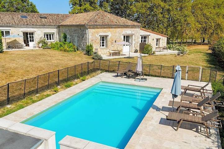 Château pour 16 personnes, avec jardin dans le Lot-et-Garonne