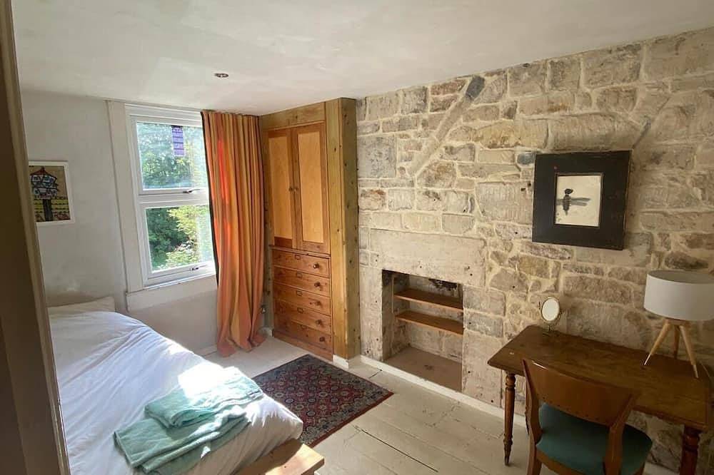 Family Townhouse Sleeps 6 • 9 Minute Walk to City Centre • Parking Available in Bath, Bath & North East Somerset