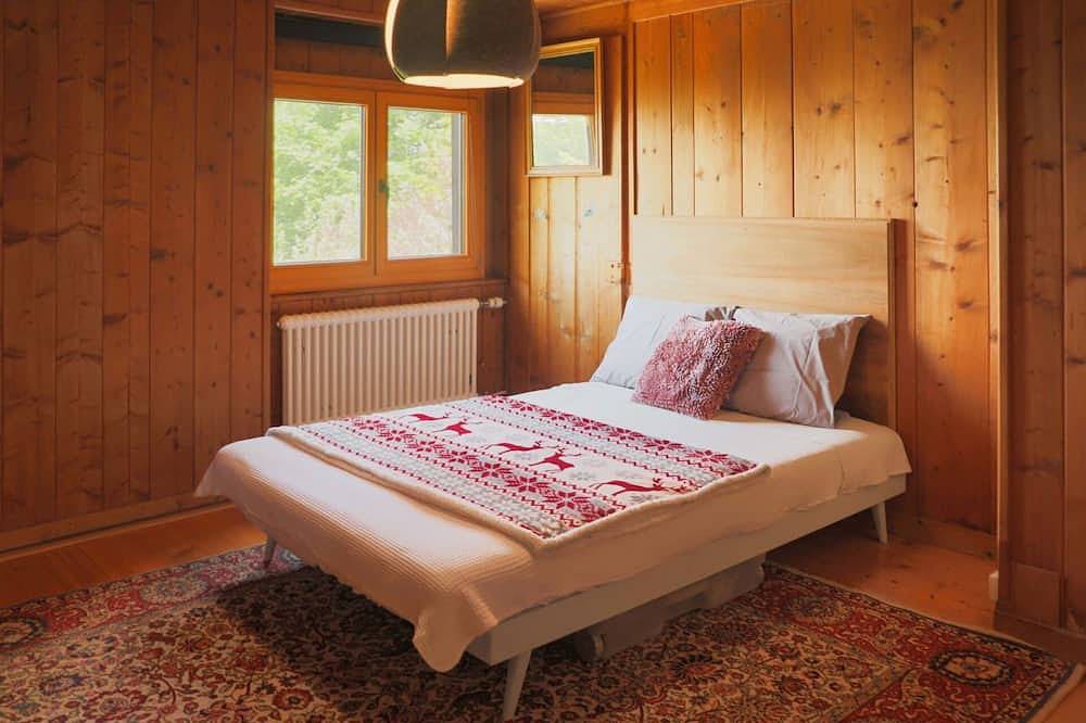 Stunning private villa for 5 guests with Wifi, Tv, terrace, pets allowed and panoramic view in Rochers-de-Naye, Montreux
