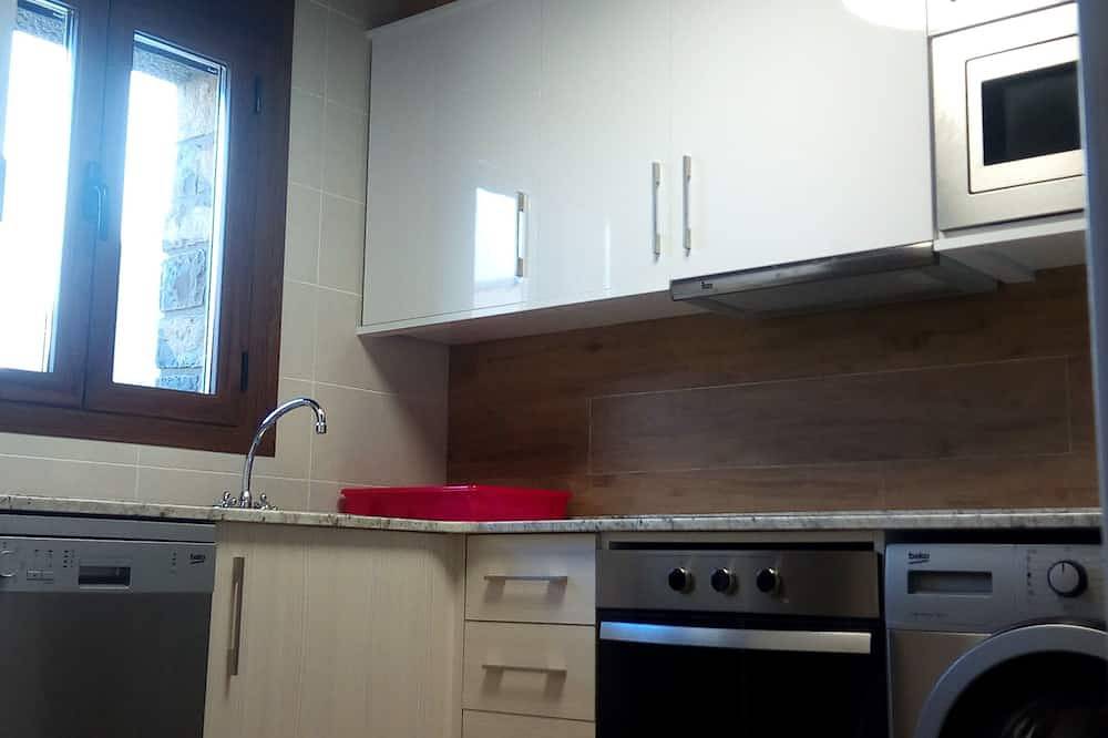 Entire apartment, Banastónera in Aínsa, Spanish Pyrenees