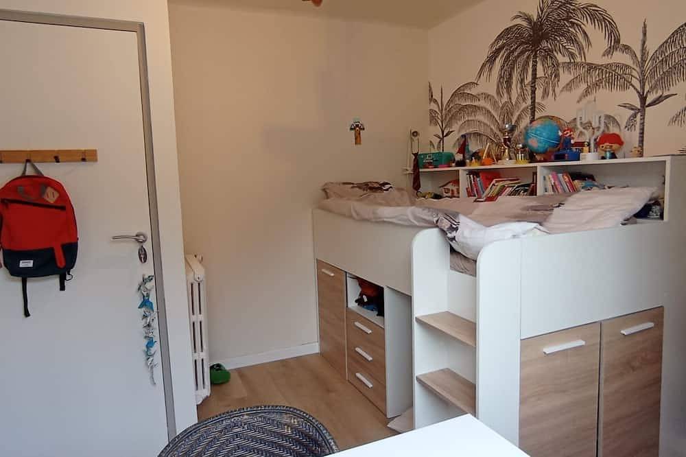 Family home in a green setting between Aix-en-Provence and the Luberon in Pertuis, Parc naturel régional du Luberon