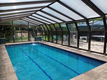Casa de vacaciones para 16 personas, con jacuzzi además de sauna y jardín en Provincia de Ávila
