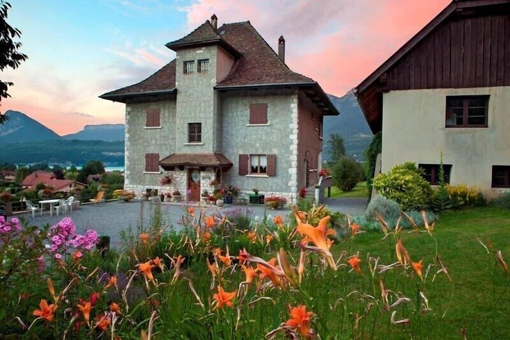 Apartamento entero, Apartamento en mansión, cerca de Annecy in Duingt, Bauges