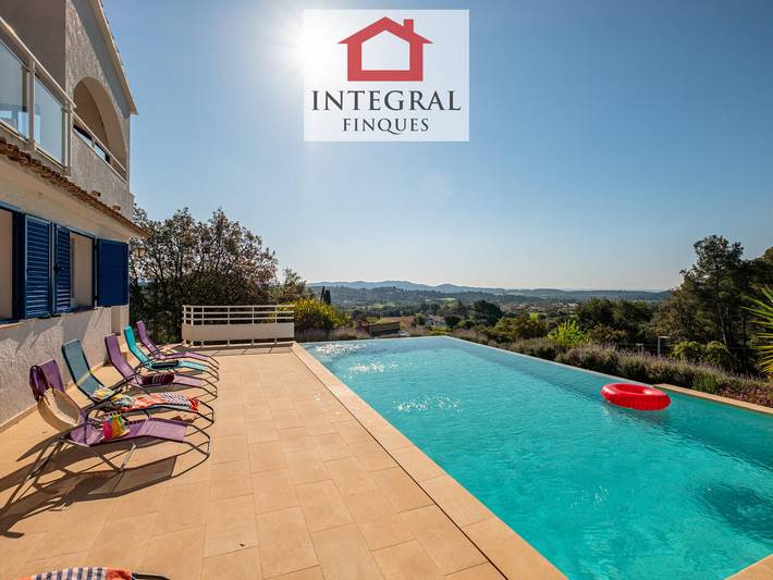 Location de vacances pour 9 personnes, avec jardin à Vall-llobrega - 2