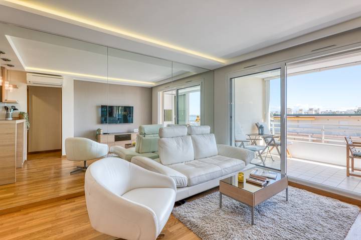 Gîte pour 2 personnes, avec vue sur l’océan ainsi que piscine et terrasse à Vallauris - 3