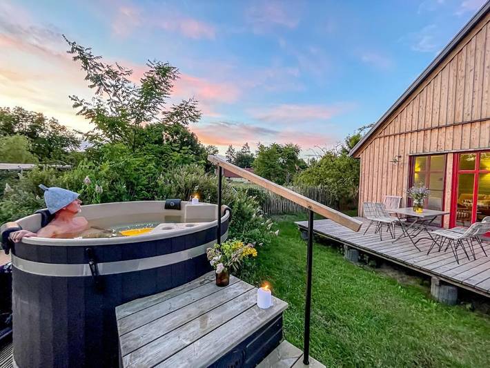 Ferienhaus für 4 Personen, mit Whirlpool und Terrasse sowie Garten und Sauna in Luckow