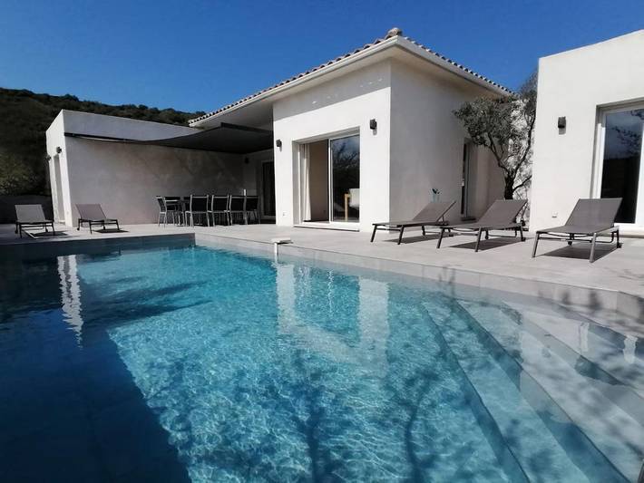 Villa pour 10 personnes, avec vue ainsi que piscine et jardin