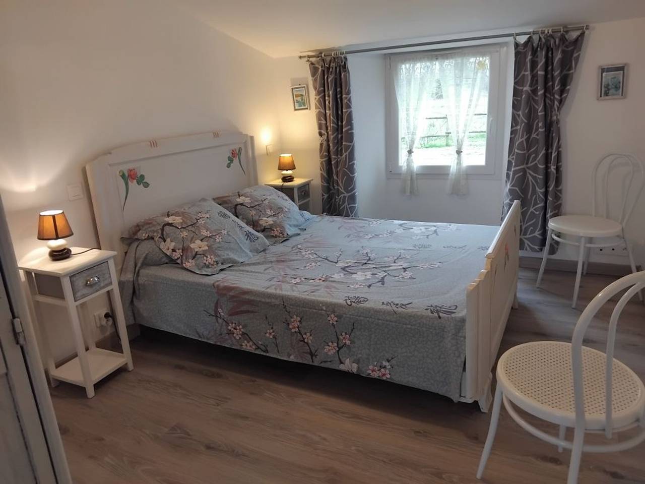 Cozy Traditional Cottage with Private Garden, Near La Garnache in La Garnache, Loire Valley