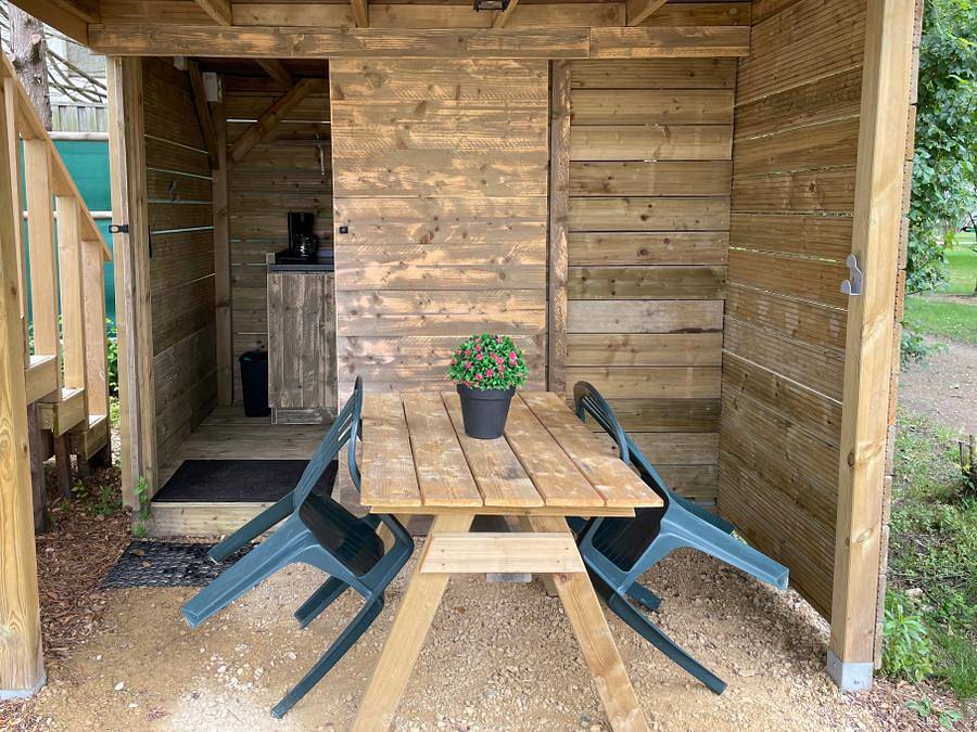 Camping Moulin des Oies - Tente en toile et en bois 2 personnes - Tente Lodge 1 chambre sans sanitaires in Belz, Côte des Mégalithes