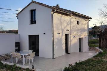 Cottage pour 4 personnes, avec vue et jardin à Laroque (Hérault)
