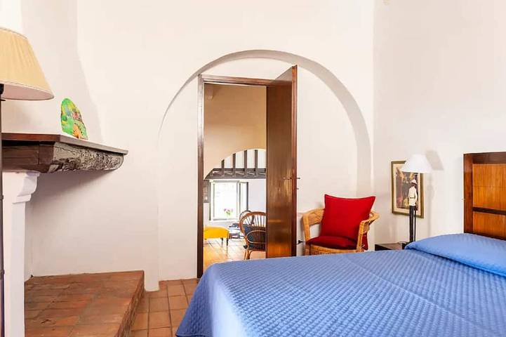 Ganze Wohnung, Garden Apartment with Sea view -- hilltop Medieval village, 10' from the Beach. in Castagneto Carducci, Etruskische Küste