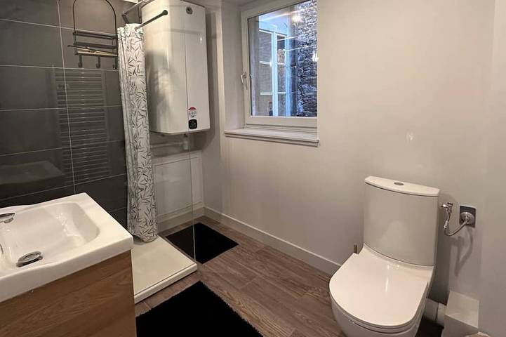 Entire apartment, Charming 30m² Studio in Historic Moulins Center – Modern Amenities, Sleeps 2 in Moulins, Allier