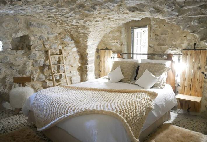 Gîte pour 4 personnes, avec Terrasse ainsi que Jardin et Piscine
