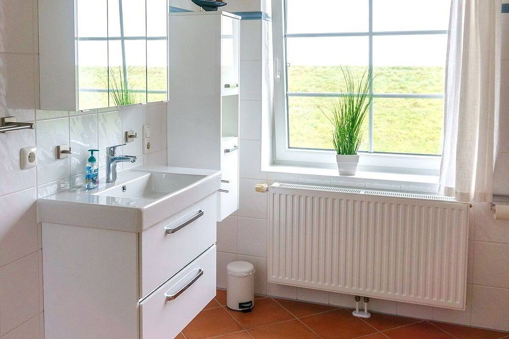 Traumhaft schönes Wohnen unter Reet in 1a Lage von Greetsiel in Greetsiel, Krummhörn