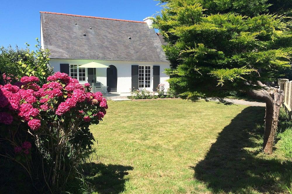 Angenehmer Bungalow für 4 Personen 60m vom Meer entfernt in Trédrez-Locquémeau, Ceinture Dorée