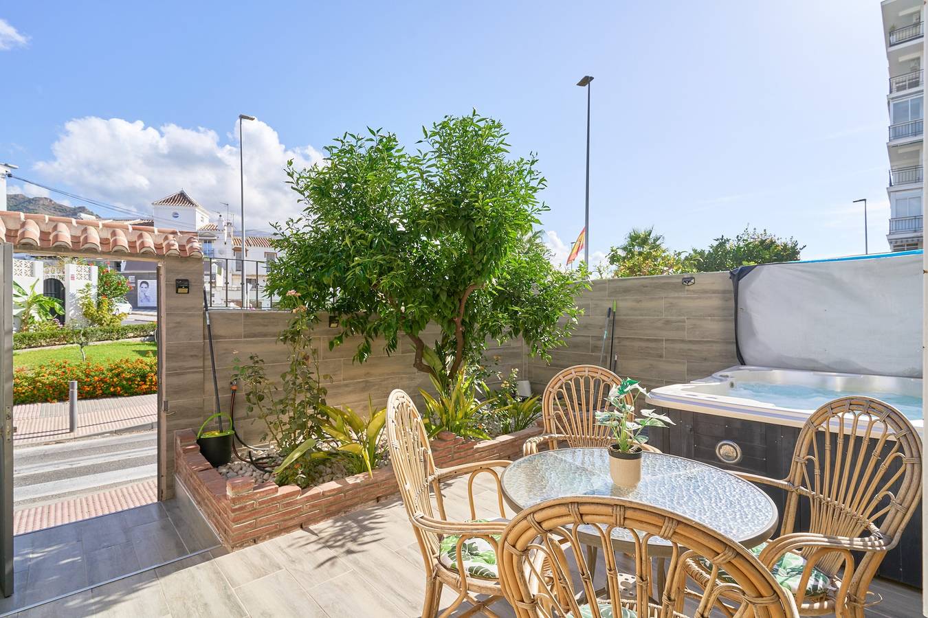 Holiday Home 'Casa Ramos Con Jacuzzi' with Sea View, Wi-Fi and Air Conditioning in Nerja, Cordillera Penibética