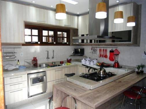 Casas e apartamentos de temporada para 9 pessoas, com vista e jardim e ainda balcão em Aparecida