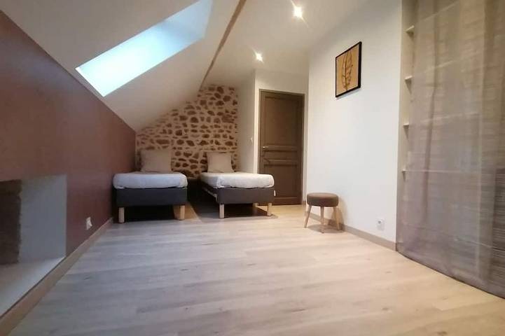 Location de vacances pour 6 personnes, avec jardin ainsi que terrasse et jacuzzi à Saint-Germain-des-Champs - 3